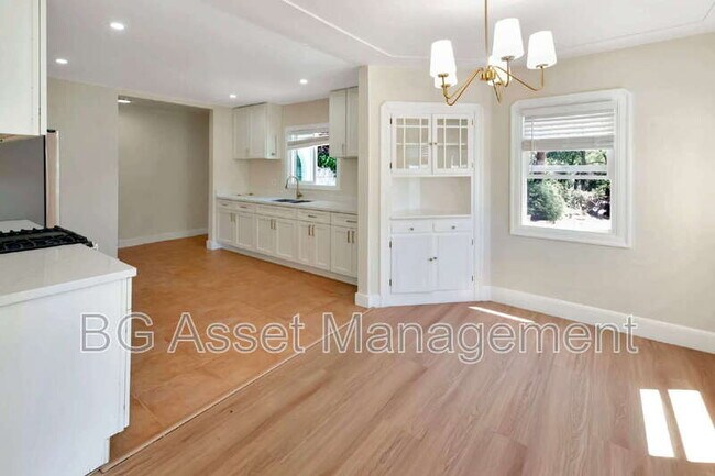 Building Photo - 2801 Sabral Cir