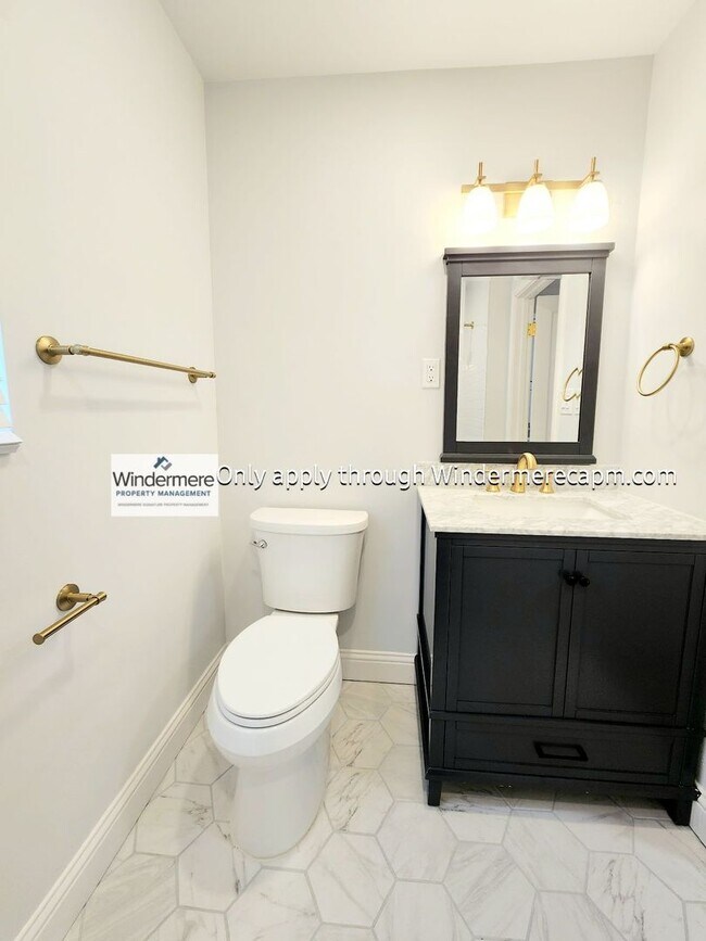 Building Photo - Fully Renovated Home in Arden Park! Available Now!!!