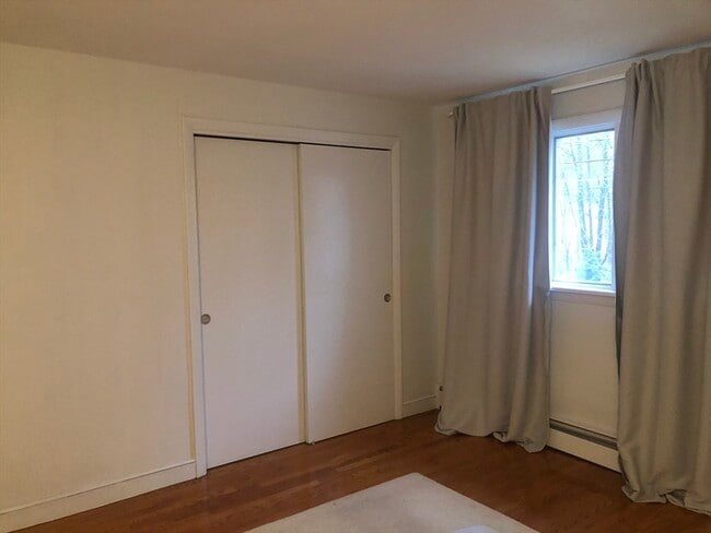 Building Photo - 15 Sycamore Rd