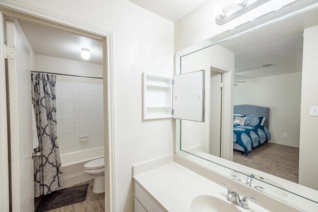 Building Photo - 10401 N Lamar Blvd