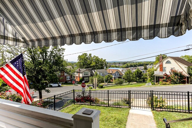 Building Photo - 3 Bed 1 Bath in Lemoyne Pa