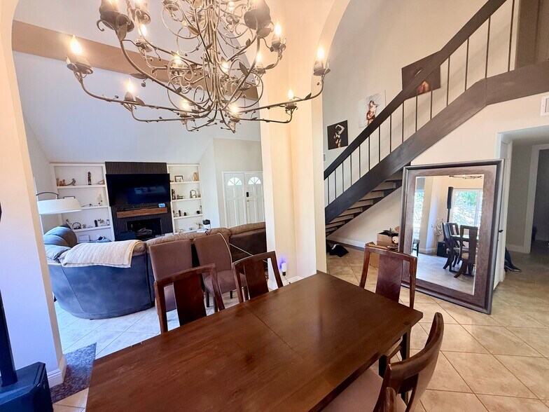 Building Photo - 26431 Via Lara