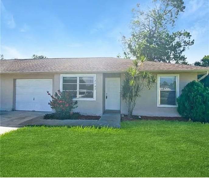 Primary Photo - 2507 Matena Ave S