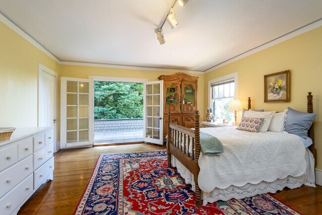 Building Photo - Vintage Craftsman Atherton Estate with Mod...