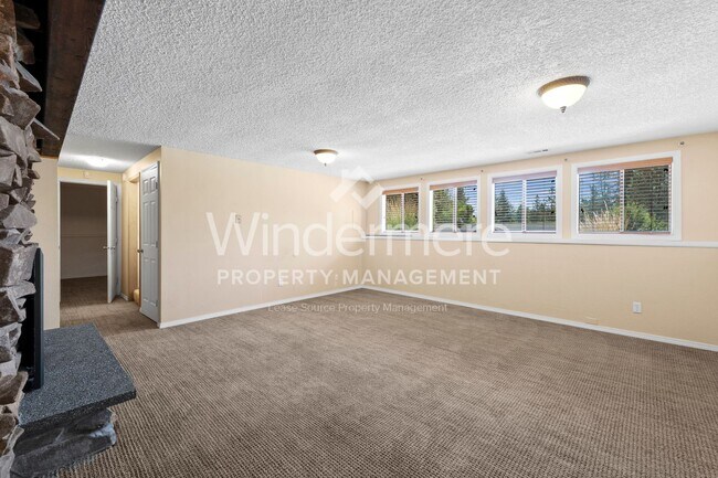 Building Photo - ***Coming Soon*** 4 Bed 3 Bath North Side Home nearly 2400 sq/ft Mead School District