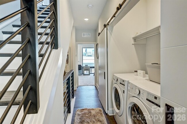 Building Photo - 1208 Minter Pl