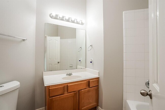 Building Photo - 4531 Bridgevillage Dr