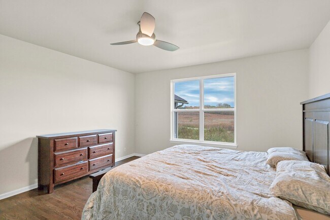 Building Photo - 2660 Harnish Dr