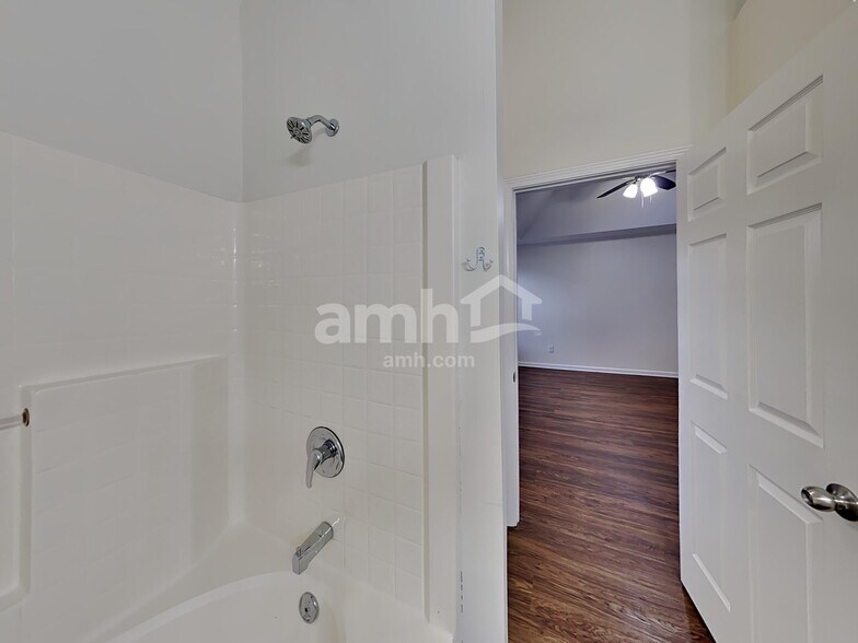 Building Photo - 315 Madrid Dr