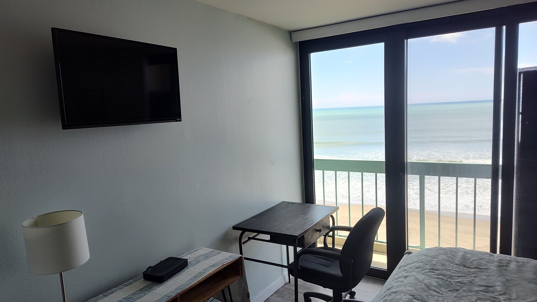 Building Photo - 9940 S Ocean Dr