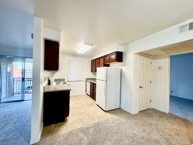 Building Photo - Las Vegas Guard-Gated Condo for Rent | Bella Vita Community | 1 Bedroom Upstairs Unit