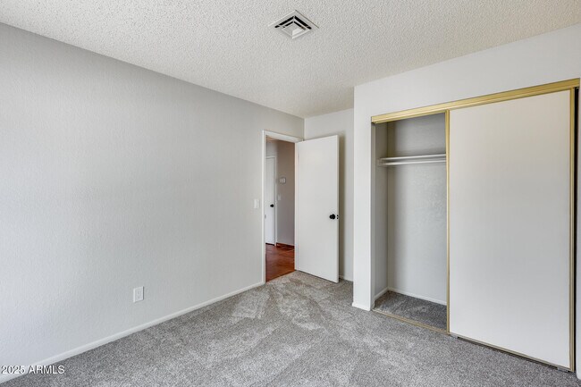 Building Photo - 12512 N 85th Ln