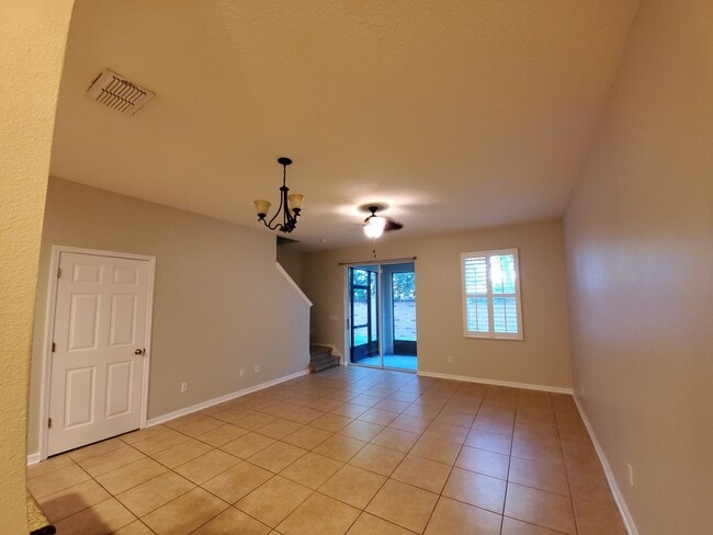 Building Photo - Arborview Park Townhouse close to UCF located in Oviedo (2 bed /2 1/2 bath)