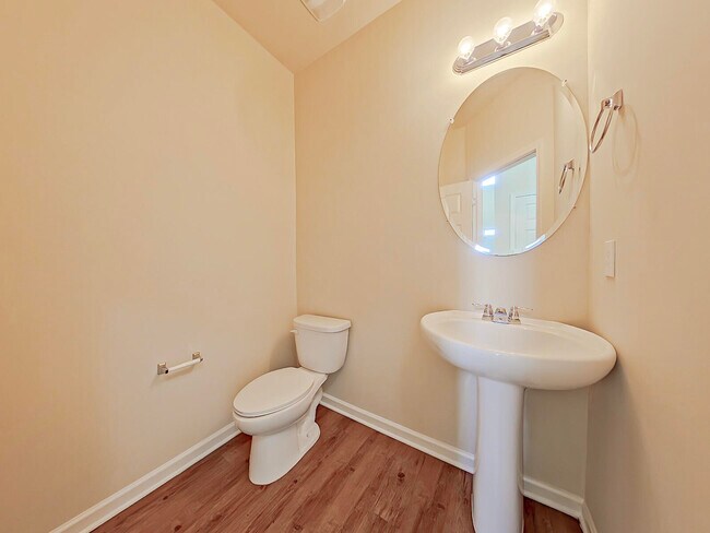 Building Photo - 156 Sims Ct