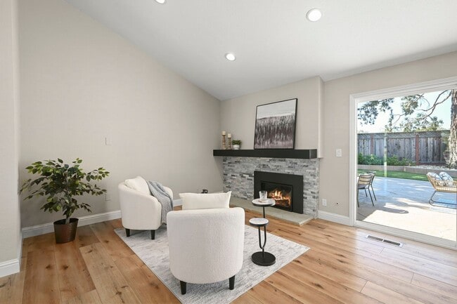 Building Photo - Lease this Elegant 4-Bedroom Danville Home...
