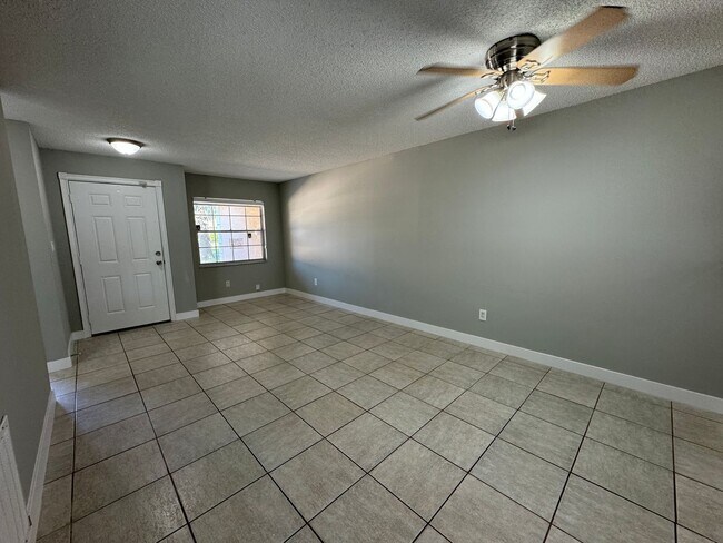 Building Photo - 1357 Sophie Blvd