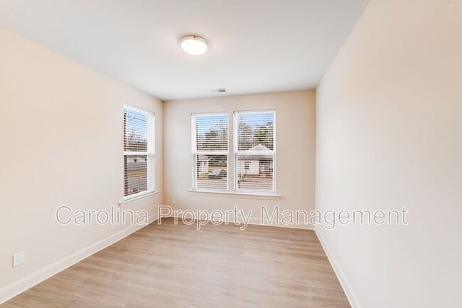 Building Photo - 645 Brookwood St