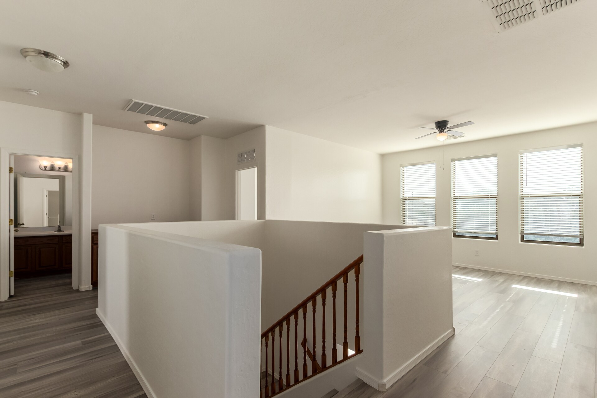 Building Photo - 1927 W Fruit Tree Ln