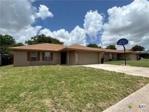 Building Photo - 1411 Opal Rd