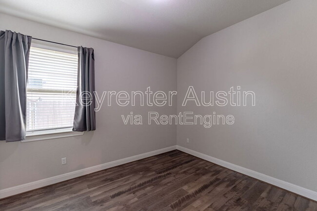 Building Photo - 1017 Coulee Dr