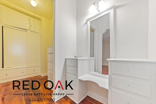 Building Photo - 621 S Gramercy Pl