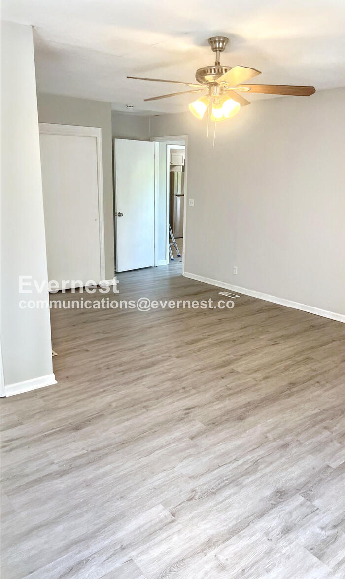 Building Photo - 13617 Craig Ave