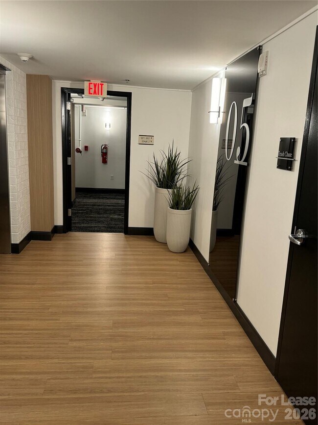 Building Photo - 715 N Graham St