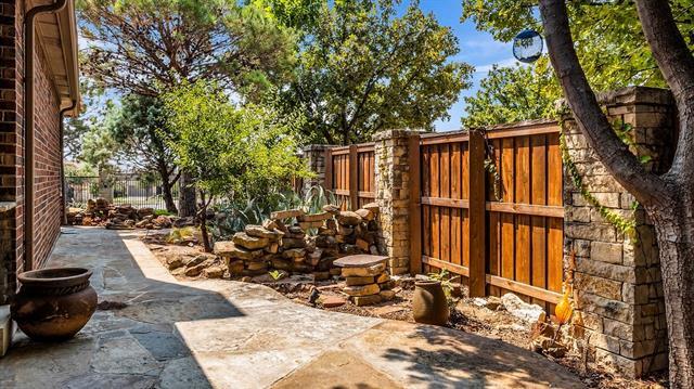 Building Photo - 881 Winchester Dr