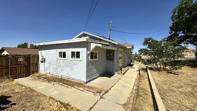 Building Photo - 4503 Ave L-14