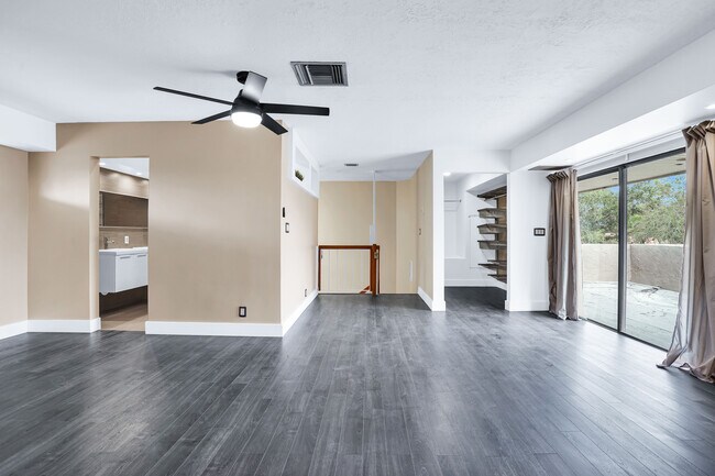 Building Photo - 406 Saint Andrews Rd