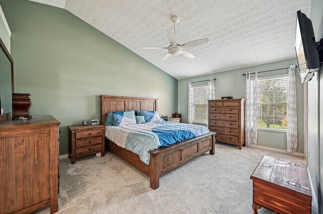 Building Photo - 2230 Seton Dr