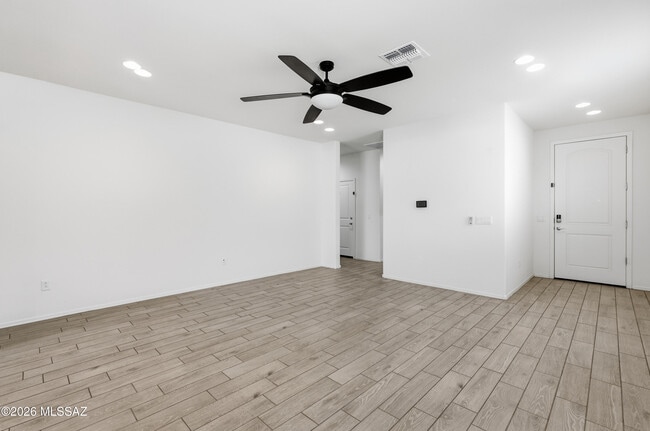 Building Photo - 1016 W Calle Nicoya