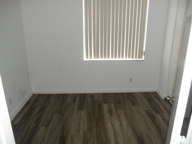 Building Photo - 798 Summit Lake Dr