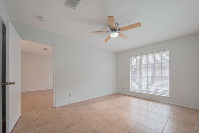 Building Photo - 811 Wax Myrtle Ln