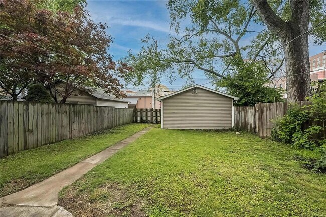 Building Photo - 6114 Washington Blvd