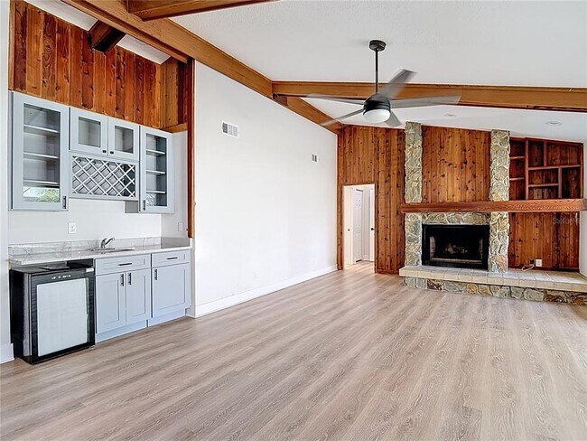Building Photo - 4072 Belmoor Dr