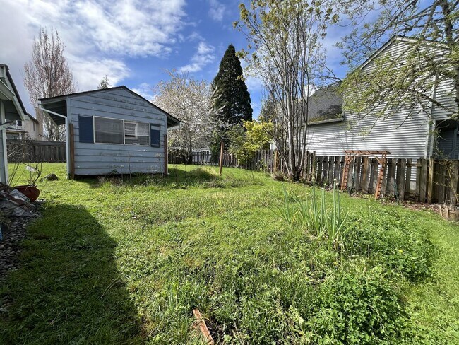 Building Photo - Comfortable Living in Bethany with Two Separate Units, Expansive 0.45-Acre Lot & Versatile Detach...