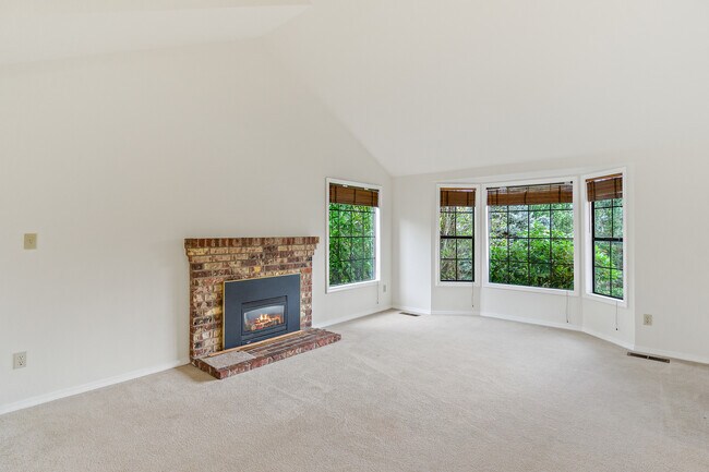 Building Photo - 4219 212th Ave NE