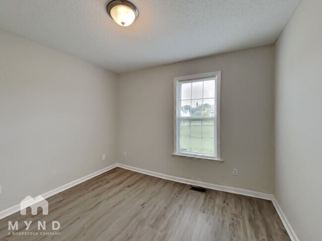 Building Photo - 123 Pay Day Ln