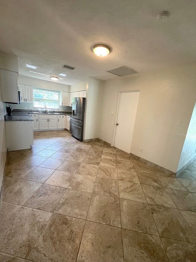 Building Photo - Spacious 2 Bed/2Bath House for Rent in West Bradenton