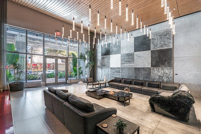 Building Photo - 1100 S Miami Ave