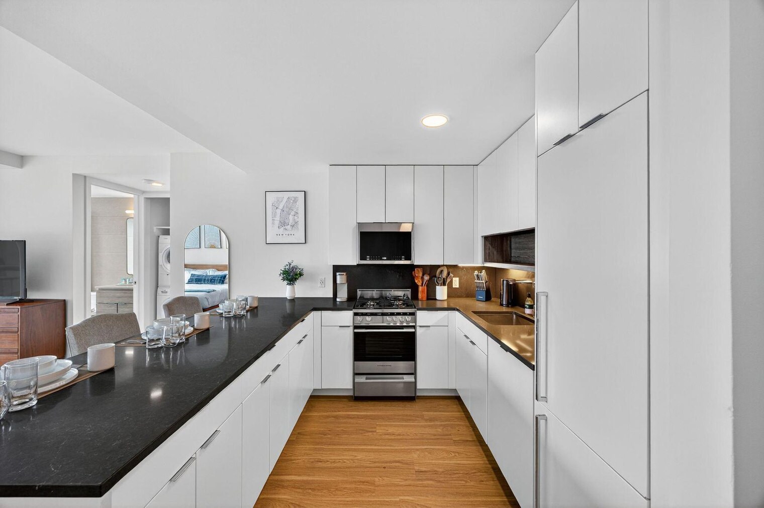 Building Photo - 68 W 37th St