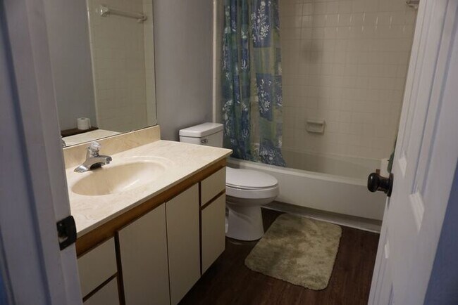 Building Photo - Single Story 2 bedroom 2 bathroom Townhome with Garage in Mandarin