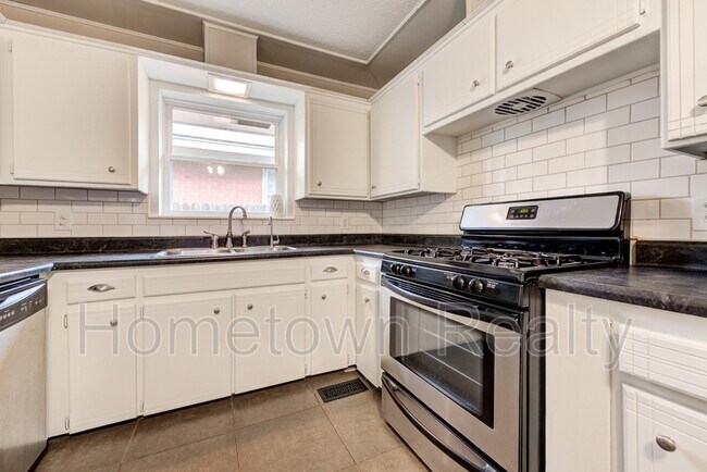 Building Photo - 2622 NW 42nd St