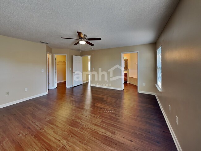 Building Photo - 9422 Daniels Mill Dr