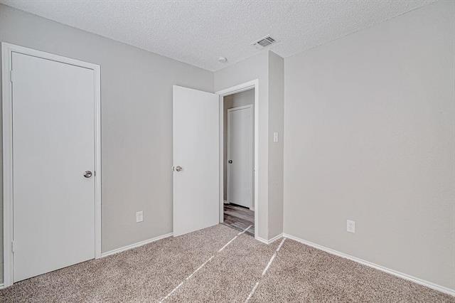 Building Photo - 836 NW Summercrest Blvd