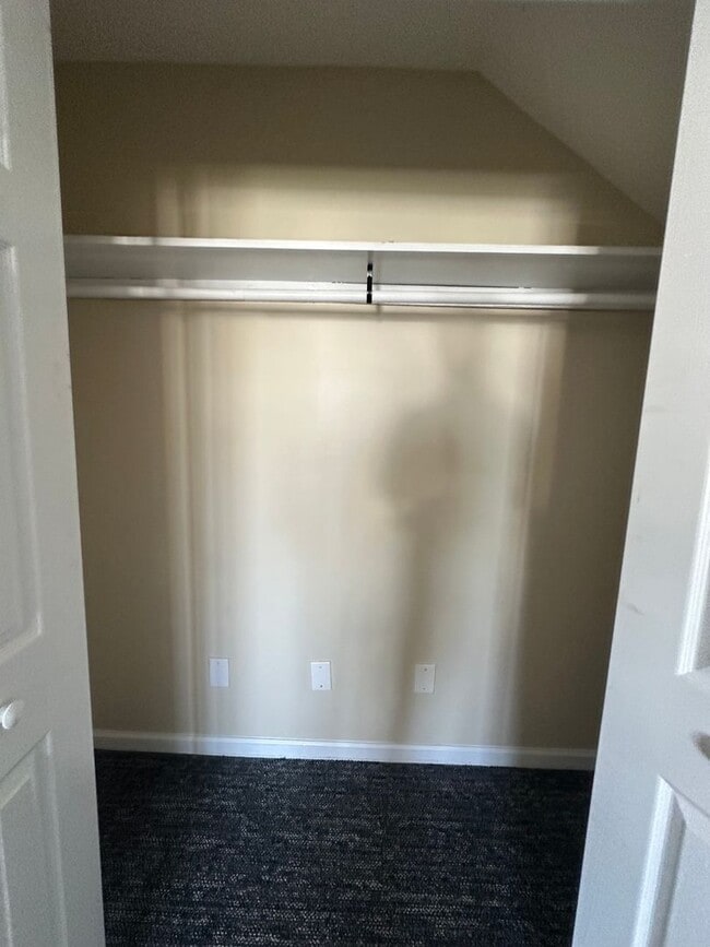 Building Photo - 204 Grandford Pl