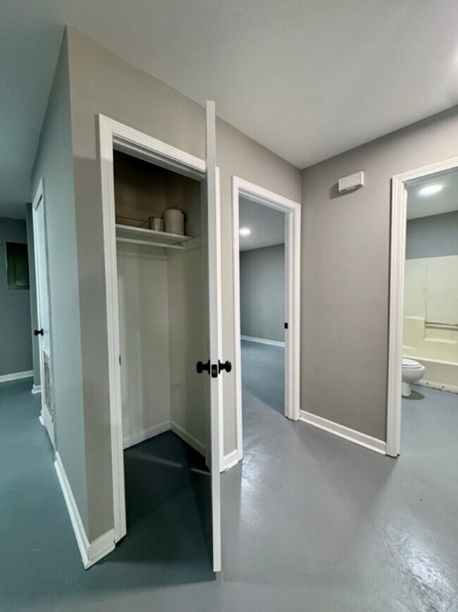 Building Photo - Affordable Ground-Level Living in Greenwood