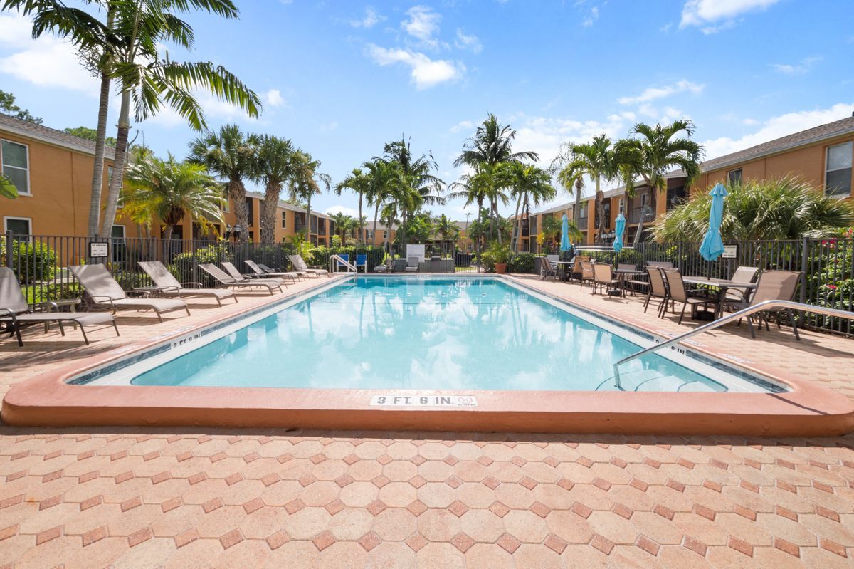 Building Photo - 12630 Kenwood Ln