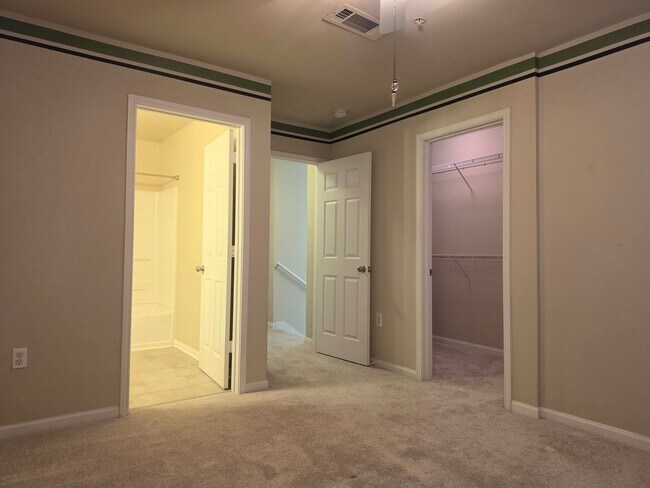 Building Photo - Gulf Shores town home with garage